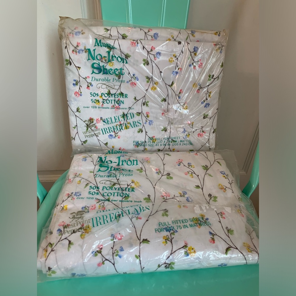 New West Point Pepperell Full Fitted and Flat 50/50 Muslin Floral Sheets